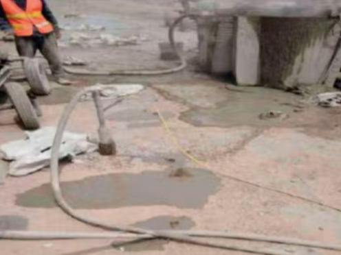 站前水泥混凝土路面板底注浆技术 路面脱空注浆整治方案